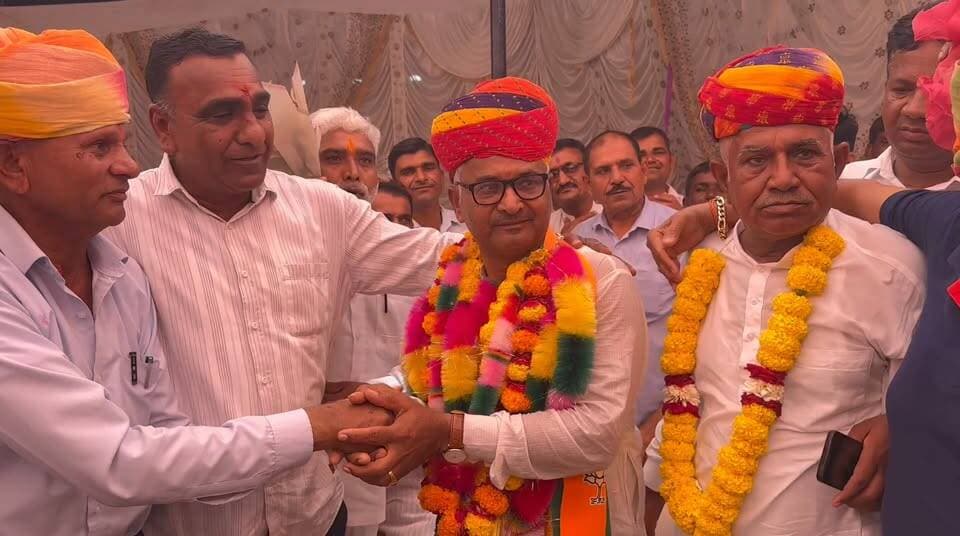 सांचौर नगर पालिका अध्यक्ष बनने के बाद पुरुषोत्तम दवे का बड़ा बयान वॉर्ड नबर 12 से भाजपा प्रत्याशी रहे विष्णुदत्त शर्मा से बोले; जीता में हूं, लेकिन नगर पालिका अध्यक्ष आप हो..
#sanchore