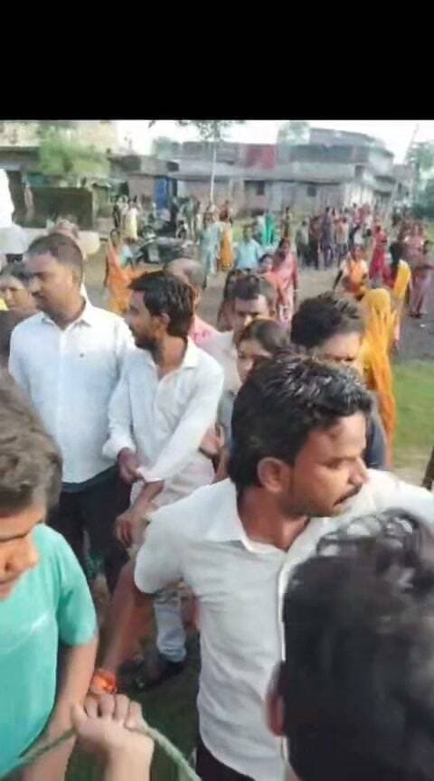 गांव में बवाल ! नाबालिगों को खंभे से बांधा पुलिस ने पहुंचकर छुड़ाया
#Koderma #JharkhandNews #KodermaNews #Jharkhand #BreakingNews #LatestNews #ViralNews #Shorts #NewsShorts #LoktantraBharat