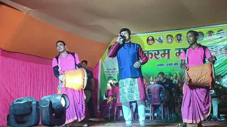 🔴 कांड्रा करमा महोत्सव LIVE | जुटे हजारों लोग, देखिए सीधा प्रसारण
#karamjhumar #ChhotanagpurLive #karmparav