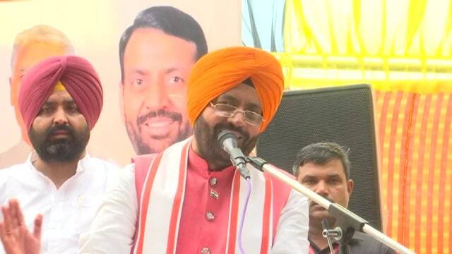 नशे के खिलाफ मुख्यमंत्री नायब सिंह सैनी ने उठाई आवाज, ‘नशा विरोधी यात्रा–नशा मुक्त पंजाब’ में लिया हिस्सा
#NashaVirodhiYatra #NashaMuktPunjab #NashaMuktBharat #NayabSinghSaini #HaryanaCM #DrugFreeIndia #A2ZNewsUpdate