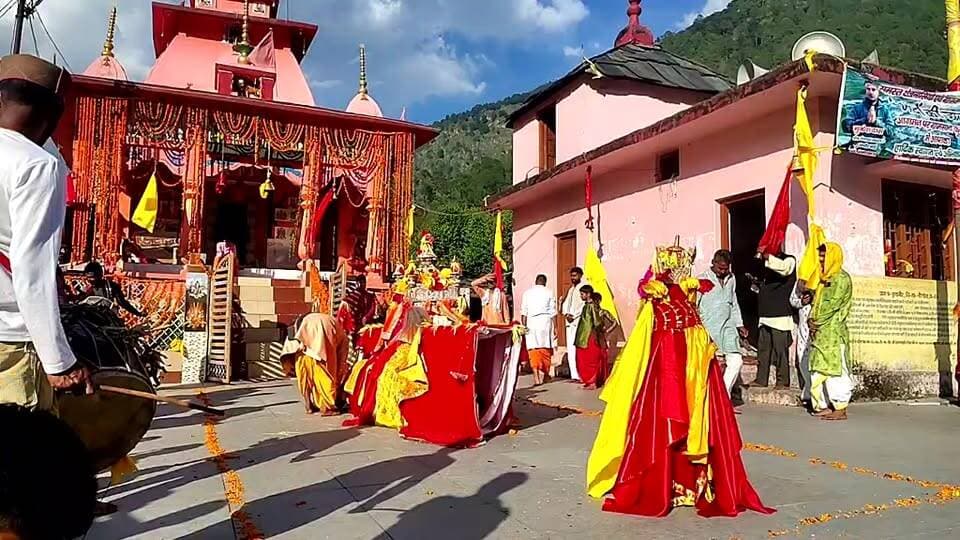नौगांव विकासखंड के कुथनौर गांव के ईष्ट-आराध्य देवता केलू मानसीर महाराज की भादो की जातर ..