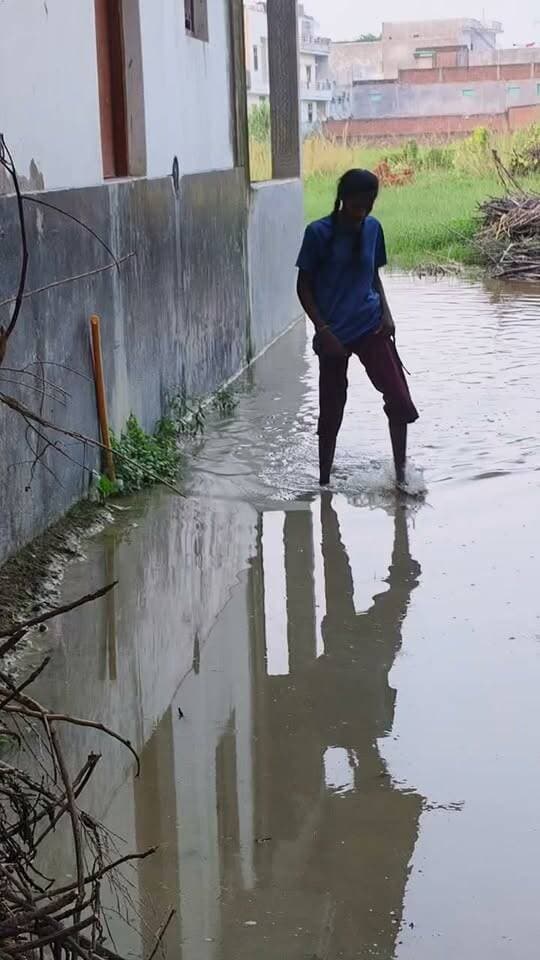 साहब एक नजर इधर भी
#Mau