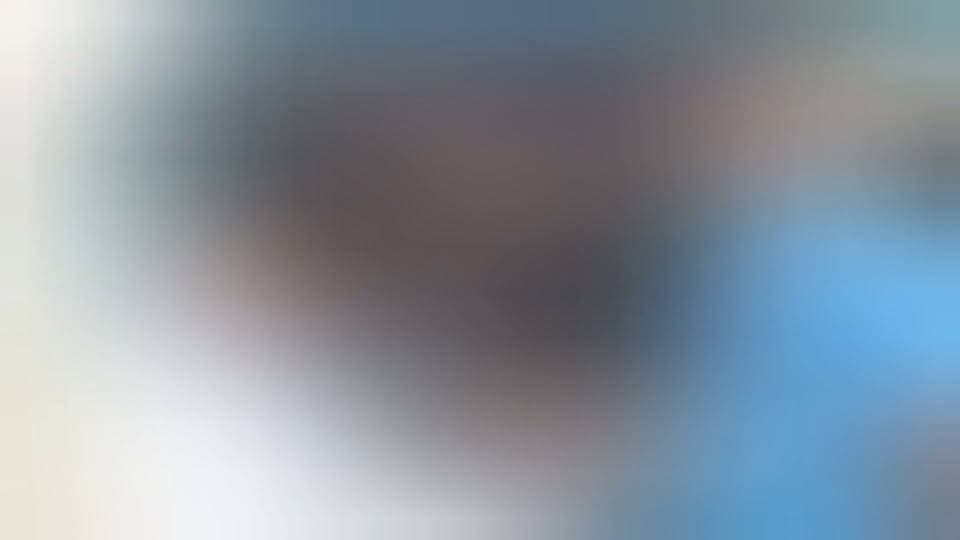 आजमगढ़ में चुनावी सर्वे के दौरान हमारी मुलाकात एक दादरी से हुई जो एक छोटी सी कुंती के सहारे से अपना घर परिवार चलते हैं देखिए दादा जी ने इस वर्तमान सरकार के कार्यशैली से नाराज होकर अपने दुख को किस प्रकार से कैमरा के सामने व्यक्त किया कही दिल को झकझोर देने वाला यह वीडियो है अगर इसको हम सही मायने से तुलना करें तो....
#Azamgarh #AzamgarhNews #GroundReport #ElectionSurvey #UPElection2027 #JantaKaMood2027 #GroundReality #AamJantaKiAwaaz #PurvanchalPolitics #UPPolitics