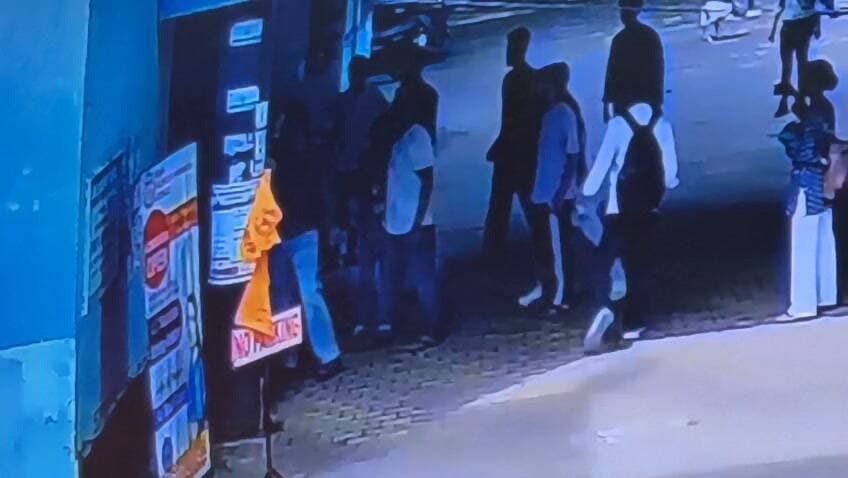 ভাইরাল কলেজের সিসিটিভি ফুটেজ মারপিটের ঘটনা ফুটে উঠেছে এই ফুটেজে ।।