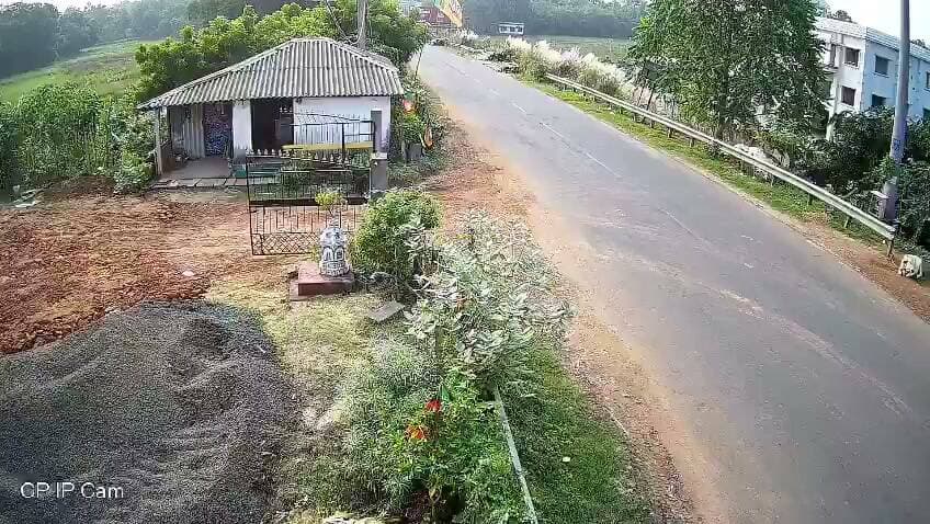 ପଶ୍ଚିମବଙ୍ଗରେ ଦୁଇ ବାଇକ ମଧ୍ୟରେ ମୁହାଁମୁହିଁ ଧକ୍କା ..
ଦେଖନ୍ତୁ ଏହି ଛାତିଥରା ଆକ୍ସିଡେଣ୍ଟ ସମୟର ଦୃଶ୍ୟ !
୩ ଗୁରୁତର I
#SabangAccident #WestMidnapore #BikeCrash #BarjibanBridge #CCTVFootage #ViralNews
#viralreel
@followers