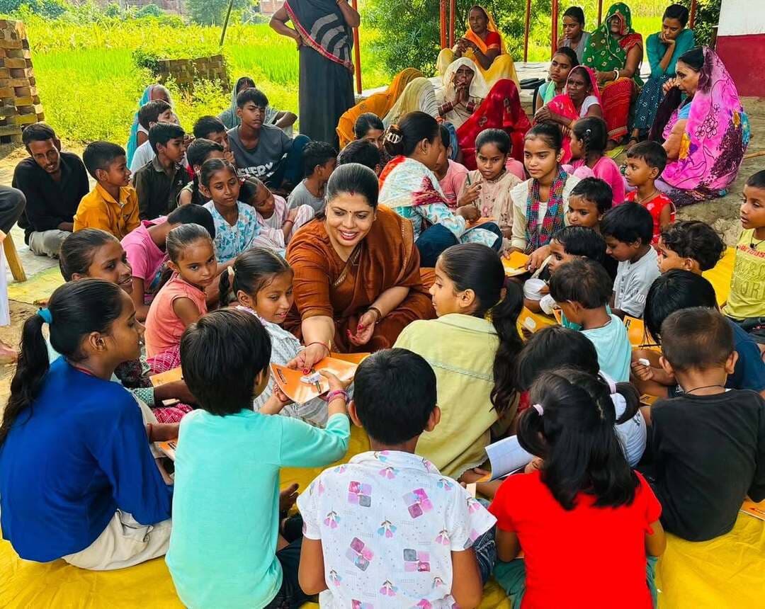 गांवों की पाठशाला में पहुंची वर्षा पांडेय, बच्चों के सपनों से लेकर शिक्षिकाओं की मुश्किलों तक सुनी बात ..
खबर कमेंट बॉक्स में