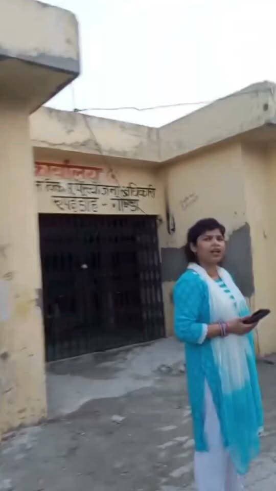 गोंडा में एम्बुलेंस नहीं निजी वाहनों से रेफर की जाती प्रसूतायें
रूपईडीह के डिलीवरी सेंटर से वायरल वीडियो ने खोली पोल
प्राइवेट गाड़ी से प्रसूताओं को ले जाया जाता निजी अस्पताल
समाजसेवी अंकित शुक्ला ने मामले की जांच कर कार्रवाई की मांग की
कार्रवाई न होने पर आमरण अनसन की दी चेतावनी
स्वास्थ्य विभाग अब वायरल वीडियो की कर रहा जाँच पड़ताल
