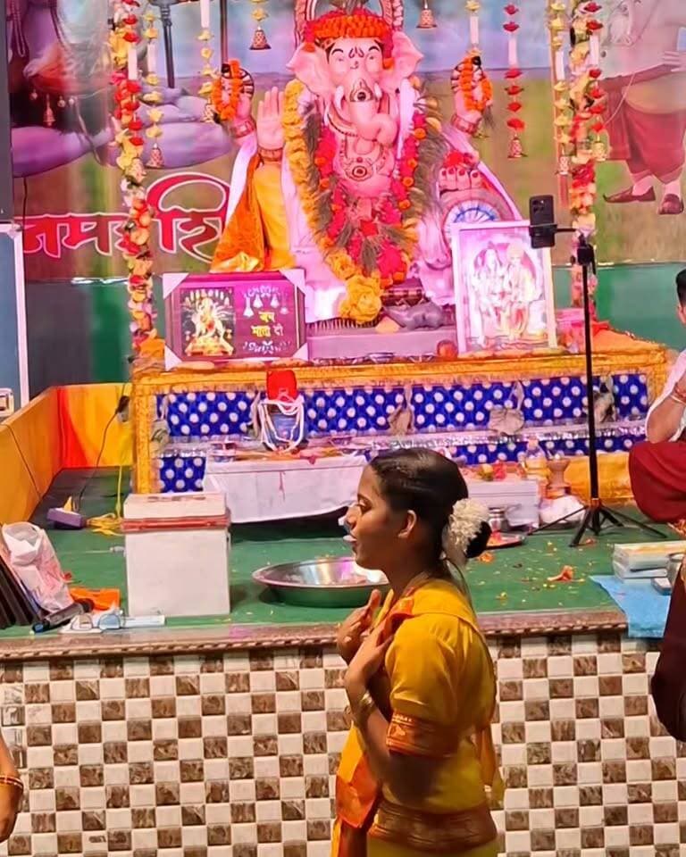 सुंदरनगर : लक्ष्मी नारायण मंदिर BBMB कॉलोनी में गणेश उत्सव की धूम, पूनम शर्मा के भजनों पर देर रात तक झूमे श्रद्धालु... 👇🏻