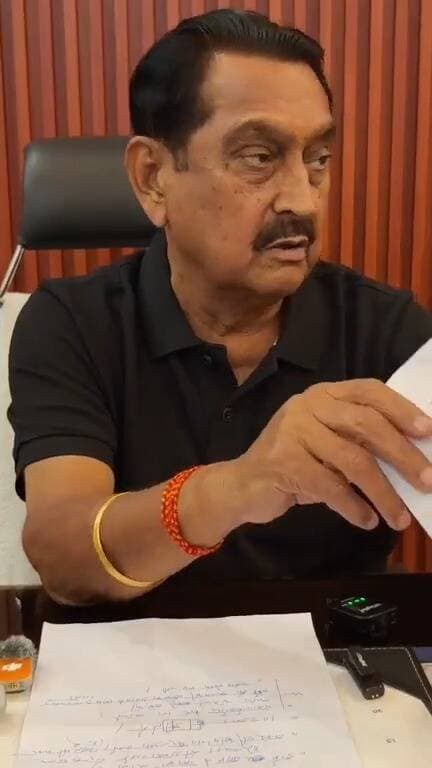 चुनाव से पहले विधायक बेहड़ का बड़ा खुलासा!
देखिए, चुनाव से ठीक पहले रात में क्यों हुई प्रेस कॉन्फ्रेंस?
