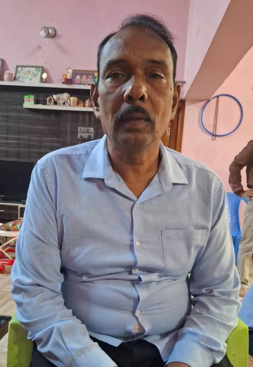 #ଭିଜିଲାନ୍ସ_ଜାଲରେ_କୋଟିପତି_ପିଇଓ
ଭିଜିଲାନ୍ସ ଜାଲରେ କୋଟିପତି ପିଆଇଓ କର୍ତିକେଶ୍ୱର୍ ବେହେରା ବରଗଡ଼ ଜିଲ୍ଲା ଗାଇସିଲେଟ ବ୍ଲକ କଟାବାହାଳ ପଞ୍ଚାୟତର ପିଇଓ କାର୍ତ୍ତିକେଶ୍ୱର ବେହେରାଙ୍କ ଘରେ ଭିଜିଲାନ୍ସ ଚଢ଼ାଉ ,ଆୟ ବର୍ହିଭୂତ ସମ୍ପତ୍ତି ଠୁଳ ଅଭିଯୋଗ ପରେ ଚଢ଼ାଉ |
#pabitranewsodisha #visillance #PEO #baragarh #gaisilet #Breakingnews #visillancered