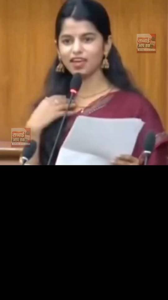 बिहार के जमुई में छात्रा के साथ मनचलों ने किया सारी हदें पार! इस तरह से भाषण और धरातल की सच्चाई देख कर मैथिली ठाकुर को क्या कहेंगे?
भाजपा नेत्री के भाषण VS ज़मीनी हकीकत.
#trending #politics #bjp #bihar #jamui
#shorts #viralreel #instagood #biharnews #videos #jamui