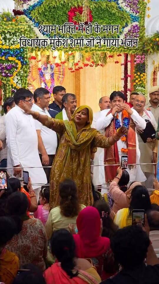 भजन गायक या विधायक,
कौन सा रोल पसंद आया गुरुग्राम की जनता को मुकेश शर्मा का ?