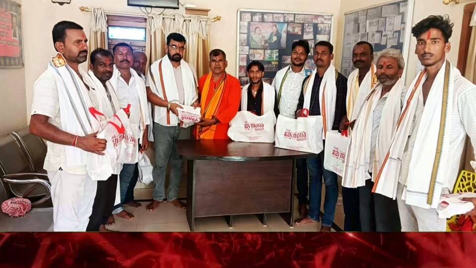 विश्वकर्मा पूजा पर होली क्रॉस स्कूल में हुआ विशेष आयोजन; वाहन चालकों एवं सहायकों को किया गया सम्मानित, बच्चों की सुरक्षित यात्रा के लिए की गई प्रार्थना।
