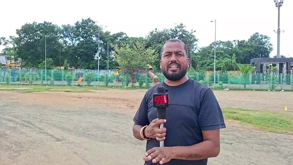 धनबाद गोल्फ ग्राउंड के डिज्नी लैंड मेला को लेकर खिलाड़ी समेत स्थानीय लोग इतना क्यों कर रहे है विरोध, क्या जिला प्रशासन और नगर निगम प्रशासन को एक बार ध्यान देने की आवश्यकता है देखिए 99 न्यूज पर लाइव