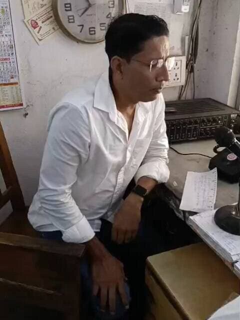 📢 अभियान बसेरा–2 को लेकर जिला प्रशासन पूरी तरह सतर्क एवं प्रतिबद्ध।
✅ राज्य मुख्यालय जाने की सूचना के मद्देनजर जिला पदाधिकारी, जहानाबाद श्रीमती छिरिङ वाई भूटिया के निर्देशानुसार सभी प्रतिनियुक्त वरीय पदाधिकारी क्षेत्र में भ्रमणशील हैं।
📝 अंचल कार्यालय एवं पंचायत सरकार भवन स्तर पर आवेदन प्राप्त करने और पावती देने की पूरी व्यवस्था है।
🚉 रेलवे स्टेशनों पर भी इसकी जानकारी का व्यापक प्रचार-प्रसार किया जा रहा है।
🙏 पात्र भूमिहीन परिवार स्थानीय स्तर पर ही आवेदन दें—राज्य मुख्यालय जाने की आवश्यकता नहीं है। किसी के बहकावे में न आएं।