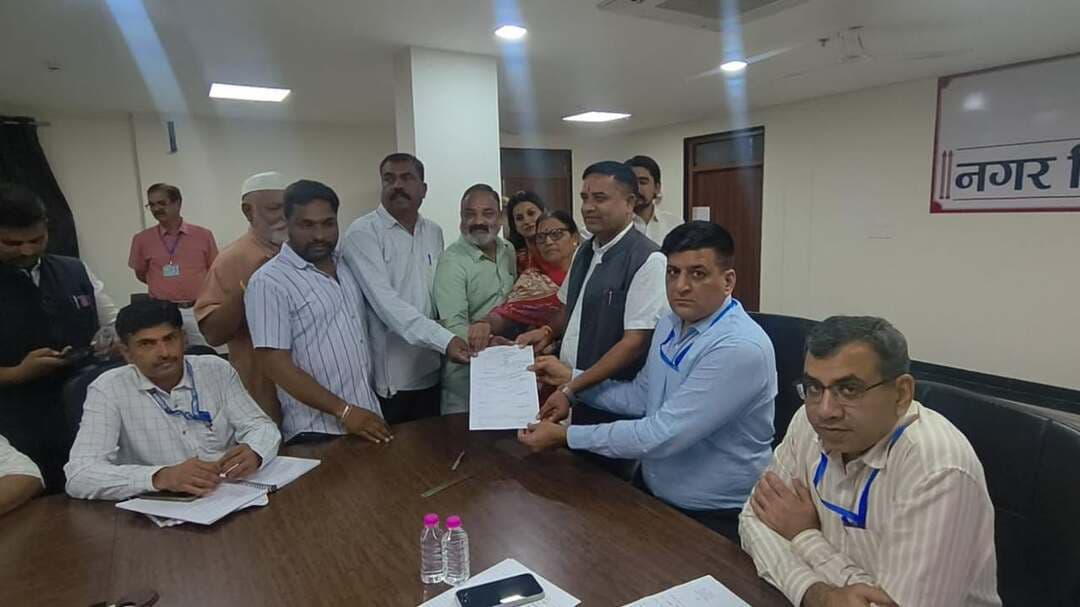 उपमहापौर?
इंडियन नेशनल कांग्रेस से नोरत मल गुर्जर व भारतीय जनता पार्टी से हेमंत सांखला ने किया नामांकन दाख़िल
(अजमेर न्यूज़ )
9351087614