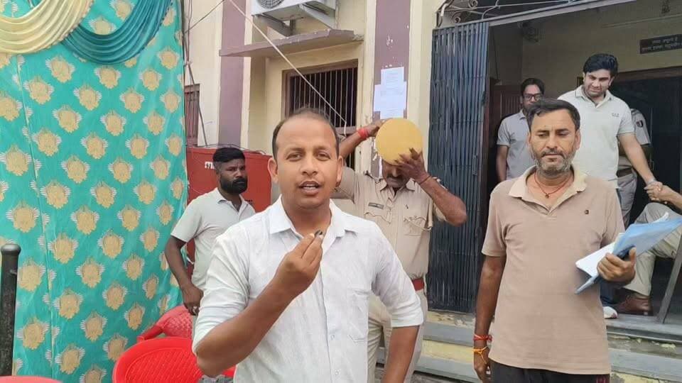 कांग्रेस का उप सभापति पर बड़ा दाव, निर्दलीय अफसाना बानों को बनाया उम्मीदवार ।