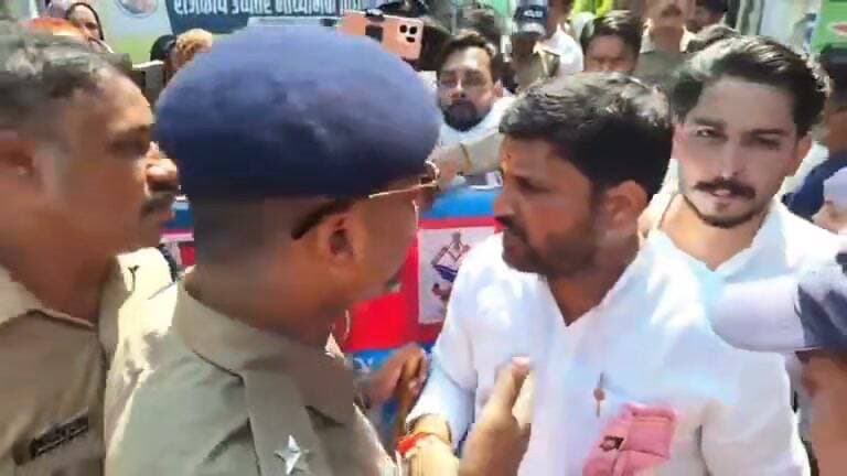 उधम सिंह नगर - मतदाता सूची में नाम के बावजूद मतदान से रोकने का आरोप, पुलिस पर धमकाने का आरोप सरकार के दबाव में काम करने का कांग्रेस प्रत्याशी ने लगाया आरोप, बूथ पर हंगामा