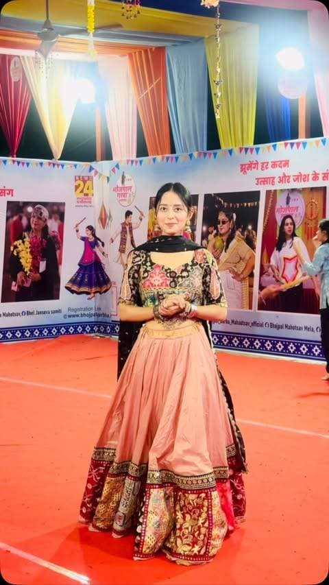 🌺 **भोजपाल गरबा महोत्सव 2026** 🌺
अब गरबा की तैयारी होगी **जोश और जुनून के साथ!** 💃✨
🔥 **गरबा प्रशिक्षण शुरू हो चुका है!**
📅 14 सितंबर से 9 अक्टूबर 2026
💰 Registration Fee: ₹2350/- (Incl. GST)
💫 गुजरात के प्रसिद्ध गरबा एवं डांडिया एक्सपर्ट्स से सीखें **मॉडर्न एवं पारंपरिक गरबा के नए स्टाइल और स्टेप्स!**
📍 **प्रशिक्षण स्थल:** विजय मार्केट, बरखेड़ा भेल एवं 74 बंगला, भोपाल
📍 **मुख्य गरबा स्थल:** जम्बूरी मैदान, भेल, भोपाल
🎁 **प्रतिदिन शानदार पुरस्कार** भी जीतने का मौका! 🏆
📲 **Registration के लिए संपर्क करें:**
9981708391 | 7024126192 | 9826909642
✨ **इस नवरात्रि, भोपाल झूमेगा गरबा के रंग में!** ✨
#BhojpalGarbaMahotsav #GarbaMahotsav2026 #GarbaTraining #Garba2026 #Bhopal BhopalEvents Navratri2026 Garba Dandiya GarbaNight JaiMataDi
