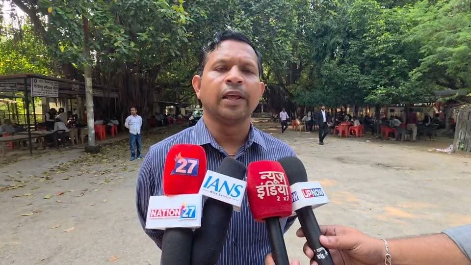 हमीरपुर में पाइपलाइन लीकेज से लाखों लीटर पानी बर्बाद, दूषित पानी की सप्लाई से ग्रामीण परेशान
फव्वारे की तरह बह रहा पेयजल, आधा दर्जन जगहों पर पाइपलाइन क्षतिग्रस्त.
#हमीरपुर #Hamirpur #HamirpurNews #जलसंस्थान #पेयजल #पानीकीबर्बादी #पाइपलाइनलीकेज #दूषितपानी #जलसंकट #वार्ड19 #हमीरपुरनगर #UPNews #BreakingNews #LocalNews #HamirpurTimesNews #WaterCrisis #WaterLeakage