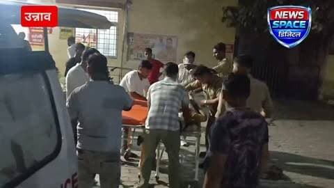 उन्नाव के थाना अचलगंज क्षेत्र के अंतर्गत लोहचा के पास ड्यूटी करने जा रहे PRV सिपाही बाइक से अनियंत्रित होकर सड़क पर गिरा हुआ गंभीर रूप से घायल