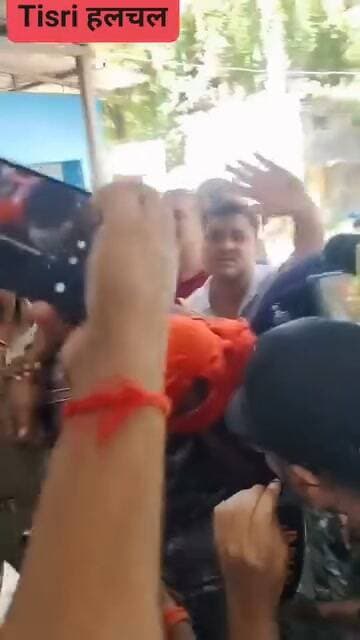 जमुई में नाबालिग छात्रा से छेड़खानी मामले में तीन आरोपी गिरफ्तार, एक आरोपी को जमुई पुलिस ने किया एनकाउंटर। जमुई अस्पताल में चल रहा है ईलाज