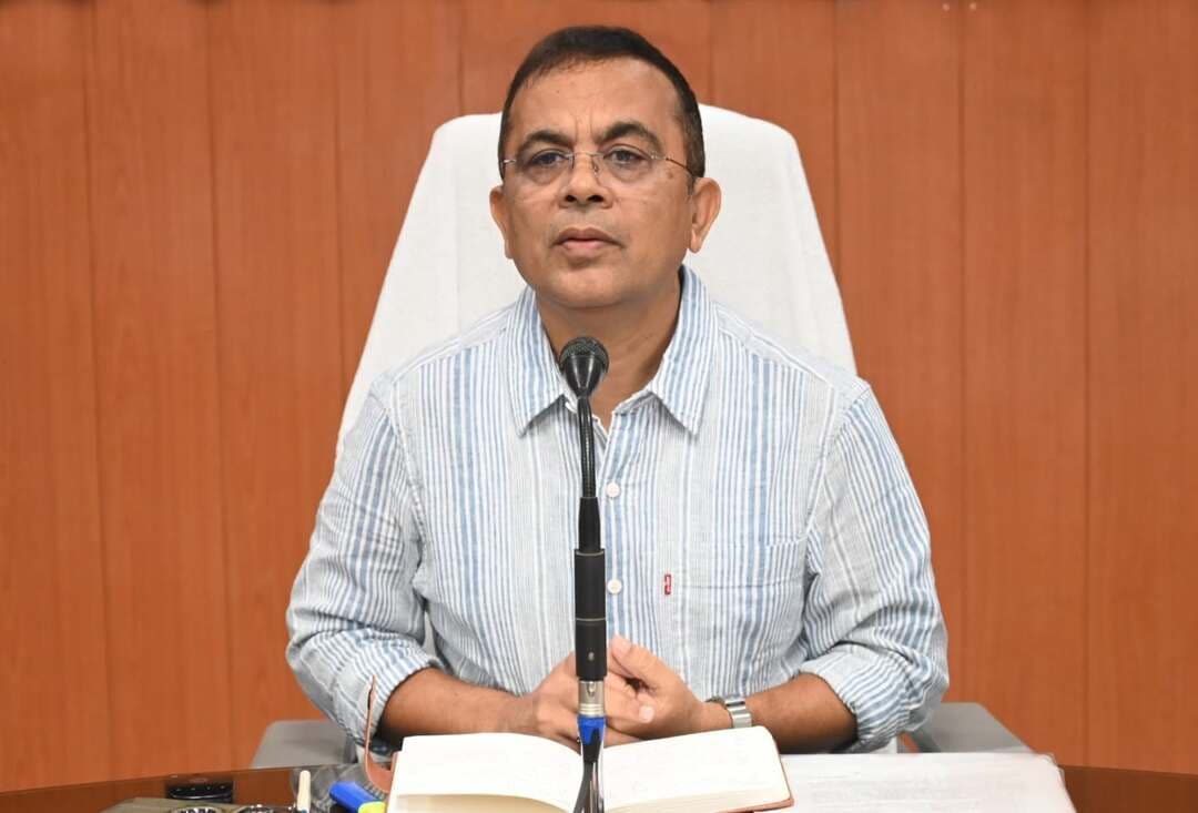 कलेक्टर श्री जन्मेजय महोबे ने ली साप्ताहिक समय-सीमा की बैठक
अवैध शराब के निर्माण एवं भंडारण पर कड़ी कार्रवाई करने, अभियान चलाकर नष्टीकरण के निर्देश
सेवा सेतु पोर्टल के आवेदनों का निर्धारित समय-सीमा में करें निराकरण, लापरवाही पर तय होगी जिम्मेदारी - कलेक्टर
सेवा संकल्प अभियान की समीक्षा, अधिकारियों को दायित्वों के समयबद्ध क्रियान्वयन के दिए निर्देश
सड़क मरम्मत, स्वीकृति एवं टेंडर स्थिति की कलेक्टर ने की समीक्षा
रोजगार एवं लोन मेला आयोजित कर अधिक से अधिक हितग्राहियों को लाभान्वित करने के निर्देश