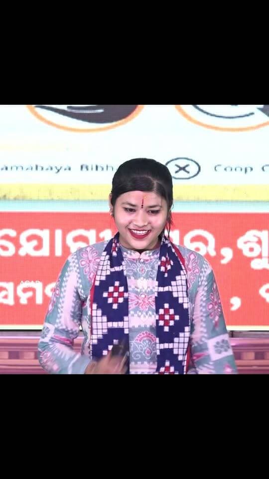 ଶ୍ରୀୟା ମେହେର ଙ୍କ ଦମଦାର ଗୀତ ଥରେ ନିଶ୍ଚିତ ଦେଖନ୍ତୁ l ଭଲ ଲାଗିଲେ କମେଣ୍ଟ କରନ୍ତୁ l
#kirtan #sambalpurikirtan #sambalpuri #odia #viralreelsシ #rels
