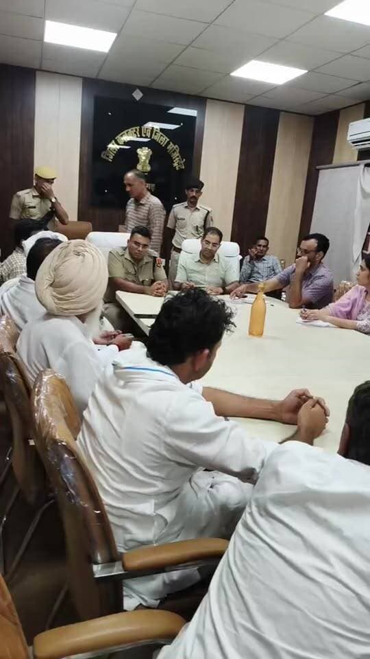 अनूपगढ़ में किसानो और जिला प्रशासन की वार्ता