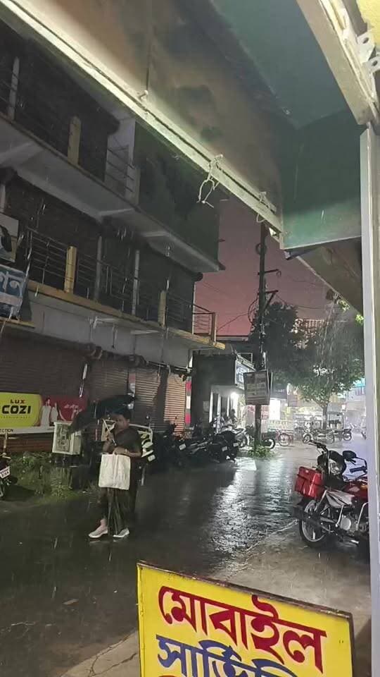 সন্ধের সময় ফের বৃষ্টি।।