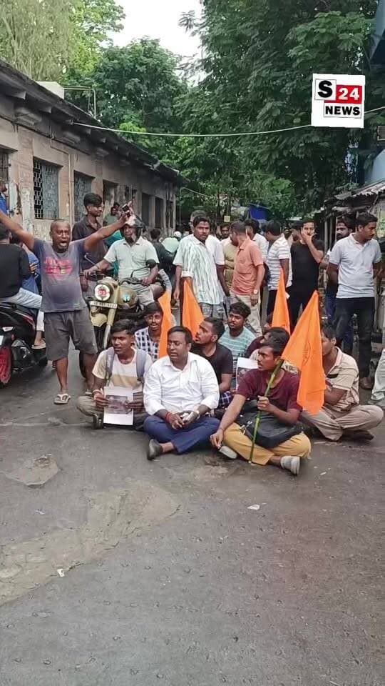 ভাঙ্গড় কাণ্ডের ABVP- এর বারুইপুর আদালত চত্বরে পাল্টা বিক্ষোভ
Outrage over the Bhangar incident at the Baruipur court complex.
#reelsviralシ #BJPNEWS #baruipurupdate #reelsviralシ #baruipurcollage #BaruipurIncident #trendingreels #reelsfacebook #TMC #BJPNEWS #BaruipurNews #mutton #khash #BaruipurNews #police #CPIM #murders #baruipursports #newstoday #sonarpurnews #সোনারপুর #BaruipurNews #ক্যানিং #জয়নগর #বারুইপুর #follower #Baruipur #Sonarpur #Baruipur #exclusive
#training