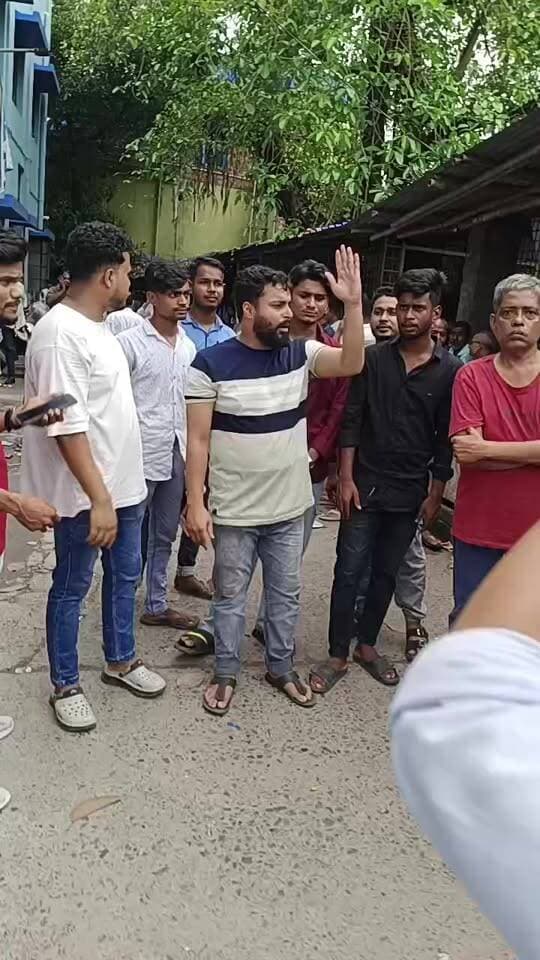 ভাঙ্গড় কাণ্ডের SFI - এর বারুইপুর আদালত চত্বরে বিক্ষোভ
Outrage over the Bhangar incident at the Baruipur court complex.
#reelsviralシ #BJPNEWS #baruipurupdate #reelsviralシ #baruipurcollage #BaruipurIncident #trendingreels #reelsfacebook #TMC #BJPNEWS #BaruipurNews #mutton #khash #BaruipurNews #police #CPIM #murders #baruipursports #newstoday #sonarpurnews #সোনারপুর #BaruipurNews #ক্যানিং #জয়নগর #বারুইপুর #follower #Baruipur #Sonarpur #Baruipur #exclusive
#training