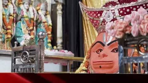 श्री खेड़ापति हनुमान मंदिर मोहन बड़ोदिया में छप्पन भोग लगाकर श्री हनुमान चालीसा का पाठकर महाआरती की