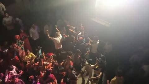 हर वर्ष की भांति इस बार भी धनेतकलां गांव में निकाला गया भव्य बेवाण, इस बार उमड़ी सबसे ज्यादा भीड़—माता-बहनों की रही बड़ी संख्या, डीजे की धुन पर पूरे गांव में गूंजा भक्ति का माहौल। 🚩🙏