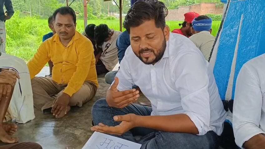 ग्राम पंचायत कोटवा पांडे के लोगो की परेशानी सुनिए ग्रामीणों की जुबानी
#GramPanchayatKotwaPande #Mirzapur #KotwaPande #GrामीणSamस्या #JantaKiAwaaz #TodayMirzapur #BreakingNews #MirzapurNews #GroundReport
