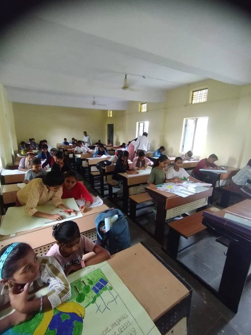 सेवा संकल्प अभियान अंतर्गत आज शासकीय हायर सेकेंडरी स्कूल मानहड़ में चित्रकला प्रतियोगिता का आयोजन किया गया।
#CMMadhyaPradesh
#JansamparkMP
#सेवा_संकल्प_अभियान
#SevaSankalpAbhiyan
#भिण्ड
#Bhind