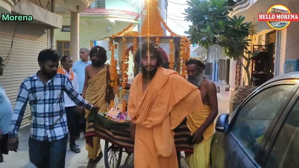 डोल ग्यारस पर निकला ठाकुरजी का डोला...तपसी बाबा (गुफा) मंदिर से शुरू हुई सवारी लक्षमण तलैया मंदिर पहुंची, जहां ठाकुर जी का अभिषेक किया गया। डोला में विराजी गणेश प्रतिमा का यहां विसर्जन भी किया गया।