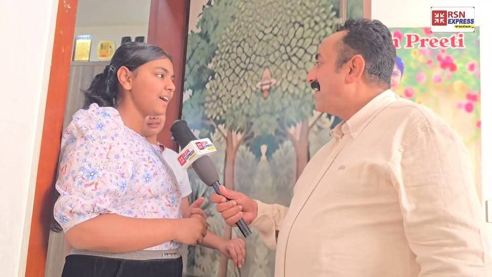 😲 हिसार के पॉश इलाके से मिली ऐसी खबर… मौके पर पहुंचे तो नजारा देख हम भी रह गए दंग!
रामायण की तैयारी के लिए अखिल भारतीय अग्रवाल महिला सम्मेलन हिसार शाखा की महिलाएं जुटी हुई थी