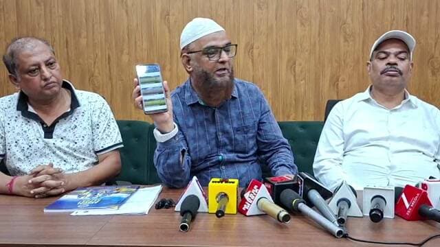 धनबाद, जिला परिषदन में DCA के पूर्व सचिव एस ए रहमान तथा अन्य लोग ने प्रेस कॉन्फ्रेंस कर रखे अपने बात देखिए 99 न्यूज पर लाइव..रिपोर्ट नीतीश कुमार चौरसिया
#DCA
#JSCA
#BCCI
#ICC
#Cricket
#Sports
#Member
#Dhanbad
#Jharkhand
#DSA