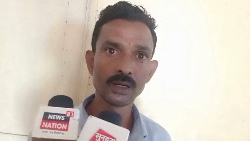 चित्रकूट भरतकूप के महादेवन में ई रिक्शा पलटने से ई रिक्शा के नीचे दबकर किशोरी घायल जिला अस्पताल में कराया भर्ती। मामला चित्रकूट जनपद के भरतकूप थाना अंतर्गत महादेवन गांव का आज मंगलवार की दोपहर करीब 3:00 बजे का है जहां ई रिक्शा पलटने से ई रिक्शा में दबाकर 11 वर्षीया किशोरी घायल हो गई घायल किशोरी राधा पुत्री ललित के परिजनों ने बताया कि राधा ई रिक्शा में बैठकर घर के बाहर ही घूमने जा रही थी तबीयत अचानक ई रिक्शा अनियंत्रित होकर पलट गया और वह ई रिक्शा में दब गई इसको परिजनों द्वारा ई रिक्शा के नीचे से निकालकर घायल अवस्था में जिला अस्पताल में भर्ती कराया गया है जहां राधा का इलाज किया जा रहा है