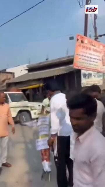 लक्सर क्षेत्र में सैनी समाज के युवाओं ने फूंका पूर्व विधायक संजय गुप्ता का पुतला, वीडियो वायरल