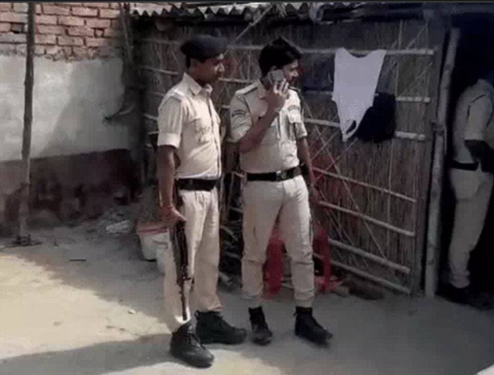 स्कूल जा रही दो छात्राओं पर ब्लेड से हमला, पुलिस ने शुरू की जांच
पूरी खबर कमेंट बॉक्स में पढ़ें