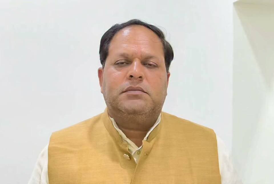 किच्छा में हुई घटना के बाद आखिर क्या बोले रुद्रपुर मेयर विकास शर्मा सुने...
Pushkar Singh Dhami #Vikas Sharma Tilak Raj Behar Vikas Sharma Rajesh Shukla Udham Singh Nagar Police Uttarakhand DM Udham Singh Nagar