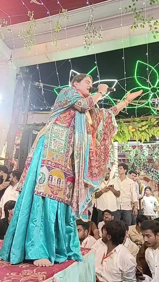 गणेश चौक स्थित गणपति मंदिर में भव्य भजन संध्या