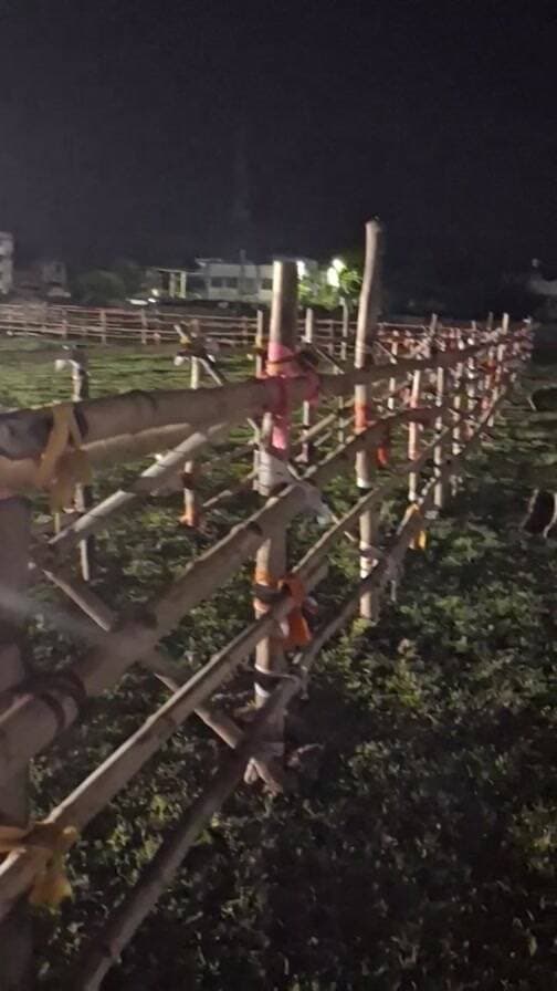 আগামী ২৫শে সেপ্টেম্বর আসছেন রাজ্যের মুখ্যমন্ত্রী শুভেন্দু অধিকারী বর্ধমানে। তার আগে বর্ধমানে হেলিপ্যাডের ব্যবস্থা করেছে ঘিরে ফেলা হয়েছে বাঁশ দিয়ে জোর কদমে চলছে প্রস্তুতি বর্ধমানের ক্যামরি হাসপাতালের মাঠ।
#viral
#flowers
#hilights
#BARTAKAR
#Burdwan