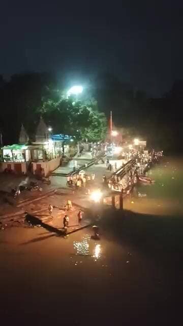 बेतवा नदी पर डोल ग्यारस के अवसर पर विमान को करवाया जलविहार रात्रि में करीब 8:00