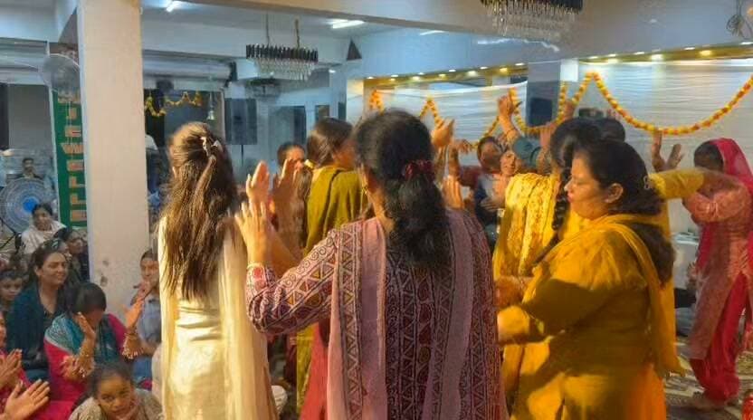 ऊं साई ज्वैलर्स घुमारवीं की ओर से गणेश उत्सव बड़ी धूमधाम से मनाया जा रहा है