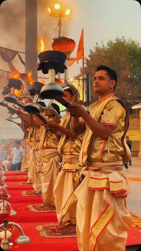 सुबह-ए-बनारस 🕉️🔱
|| @varanasi_banaras_kashi ||
