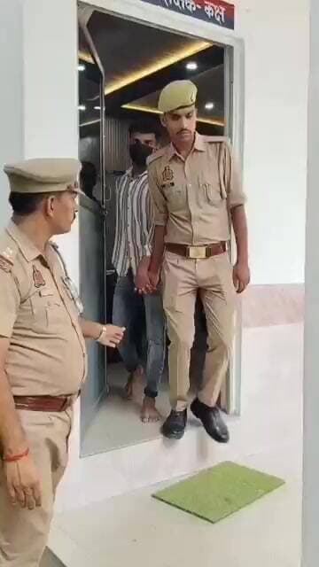 खलीलाबाद पुलिस ने एक अवैध तमं**चा के साथ अभियुक्त को किया गिरफ्तार #shorts #ijeenews