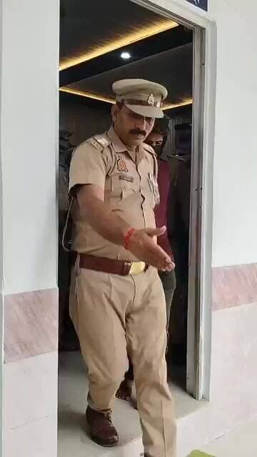 खलीलाबाद पुलिस ने 1100 ग्राम अवैध गांजा व मोटरसाइकिल के साथ अभियुक्त को किया गिरफ्तार #shorts